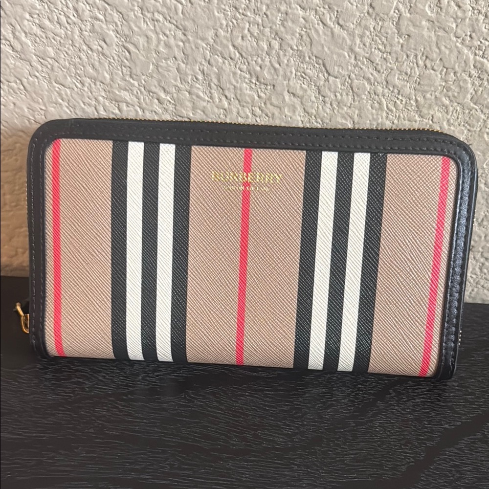 Burberry E-Canvas Icon Stripe Ziparound Wallet Archive Beige New